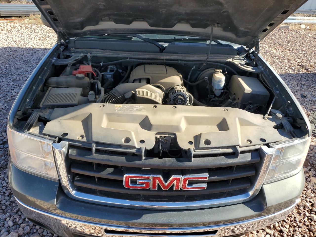 2011 GMC Sierra - Image 11