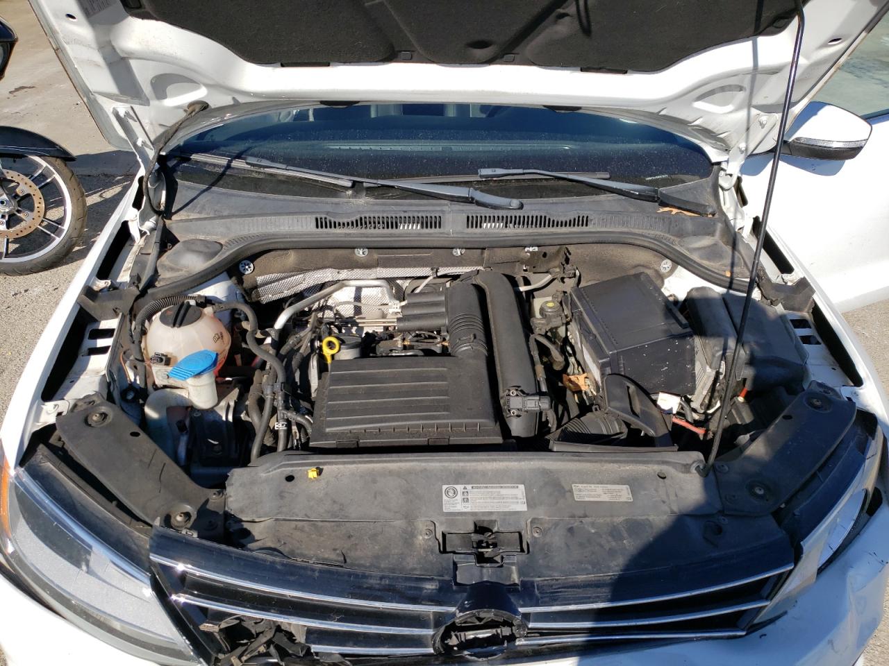2016 Volkswagen Jetta - Image 11