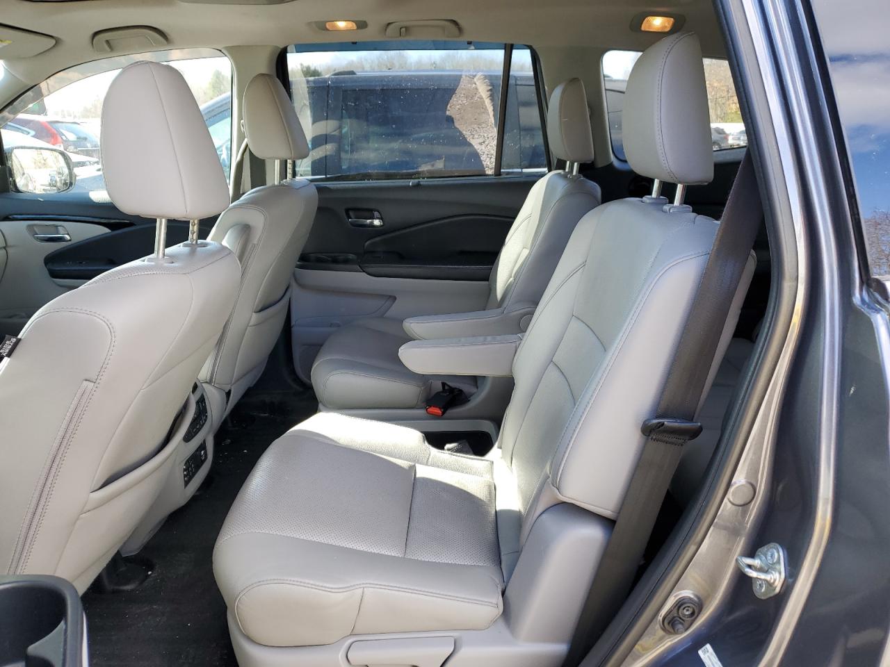 2016 Honda Pilot - Image 11