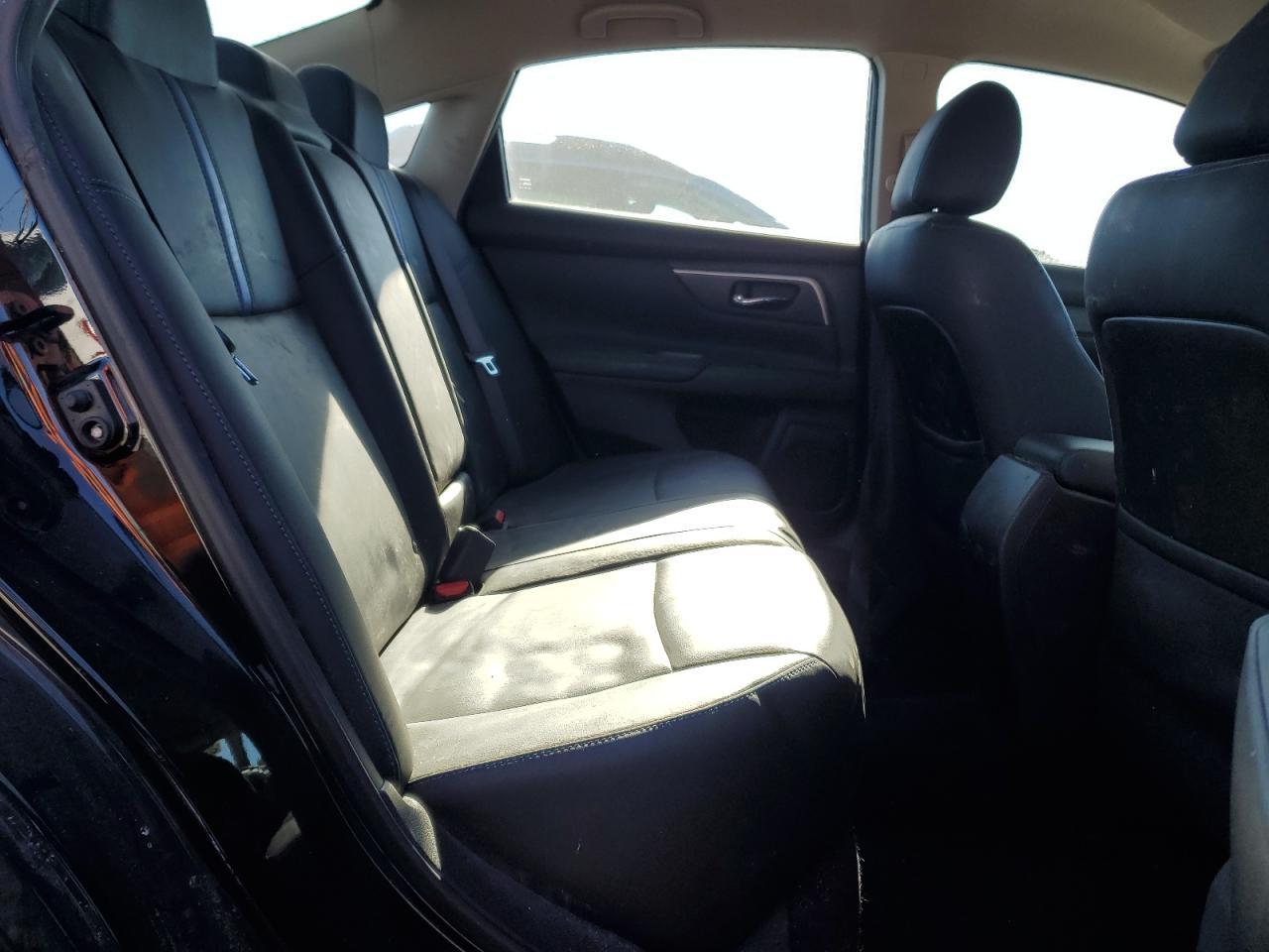 2018 Nissan Altima - Image 10