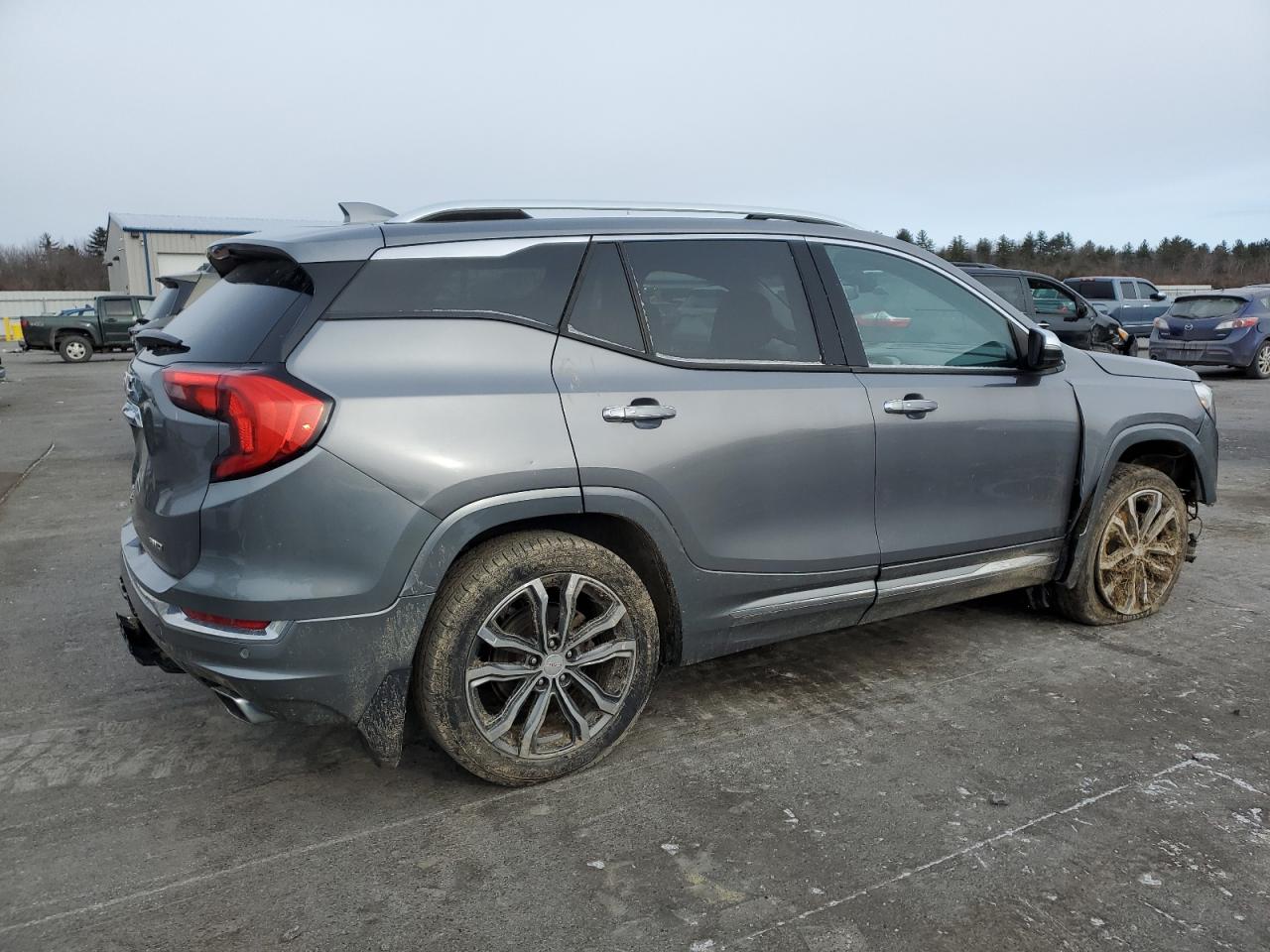 2018 GMC Terrain - Image 3