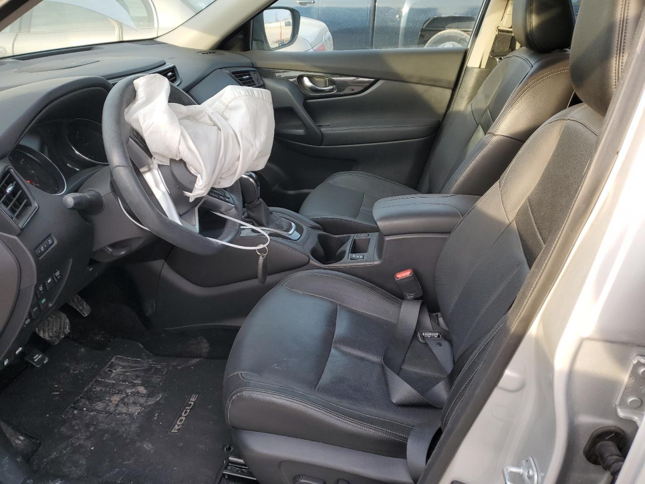 2017 Nissan Rogue - Image 7
