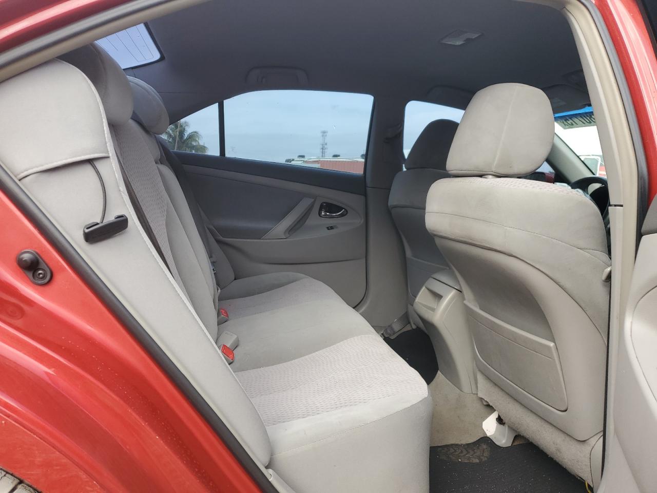 2011 Toyota Camry - Image 10