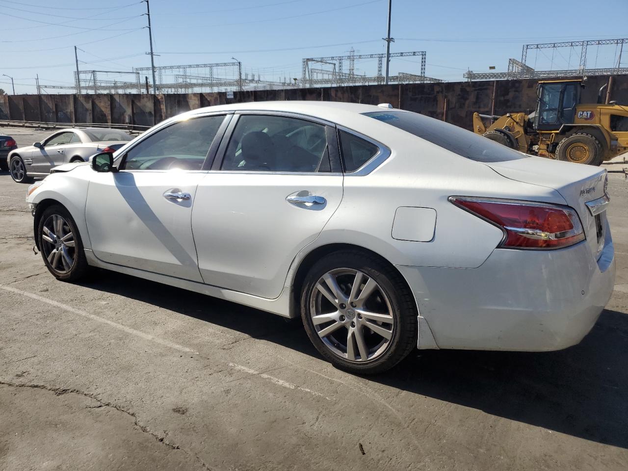 2015 Nissan Altima - Image 2
