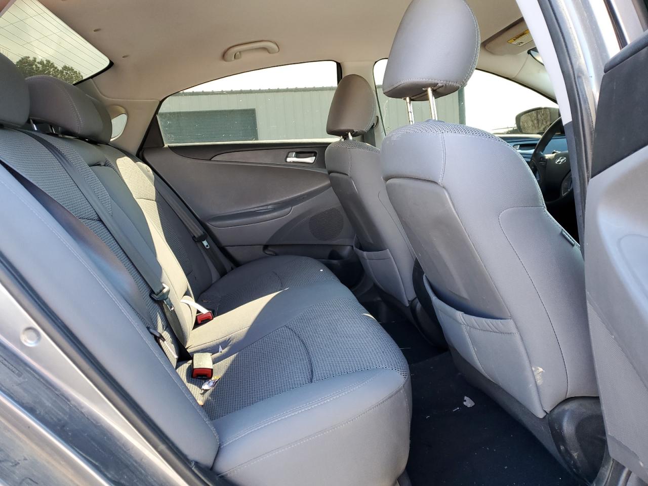 2011 Hyundai Sonata - Image 11