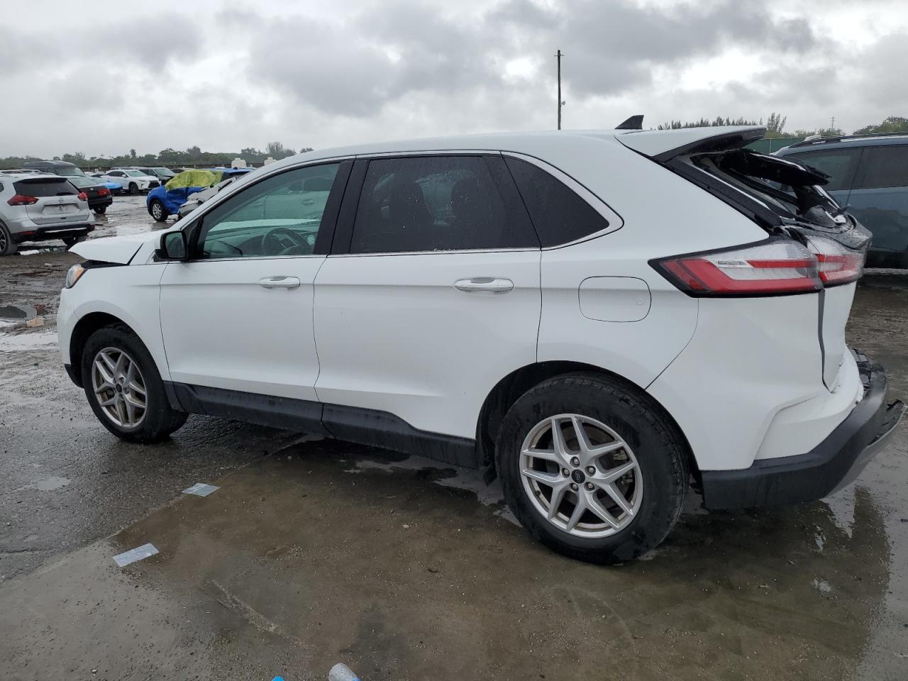 2023 Ford Edge - Image 2
