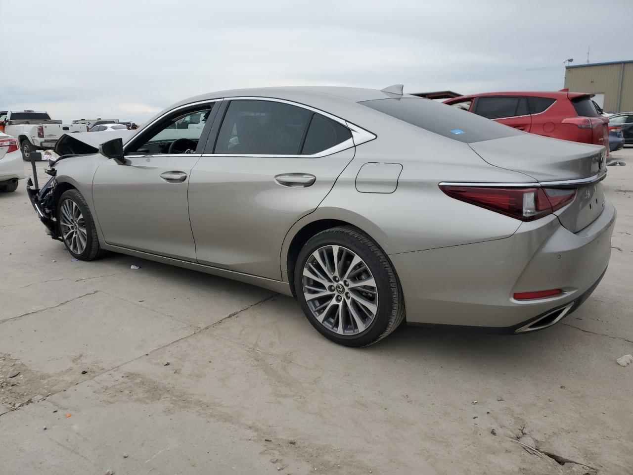 2021 Lexus ES - Image 2