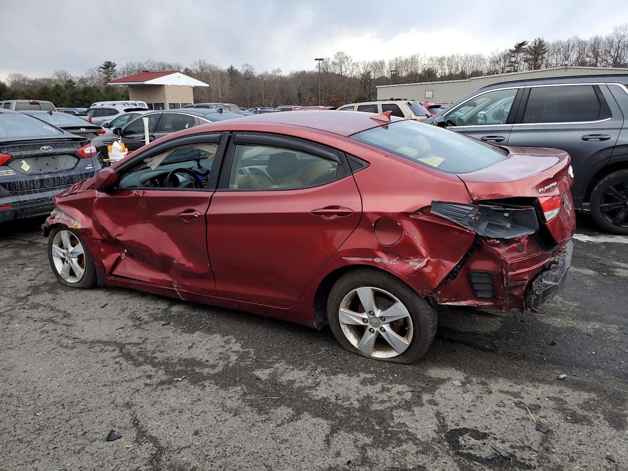 2013 Hyundai Elantra - Image 2