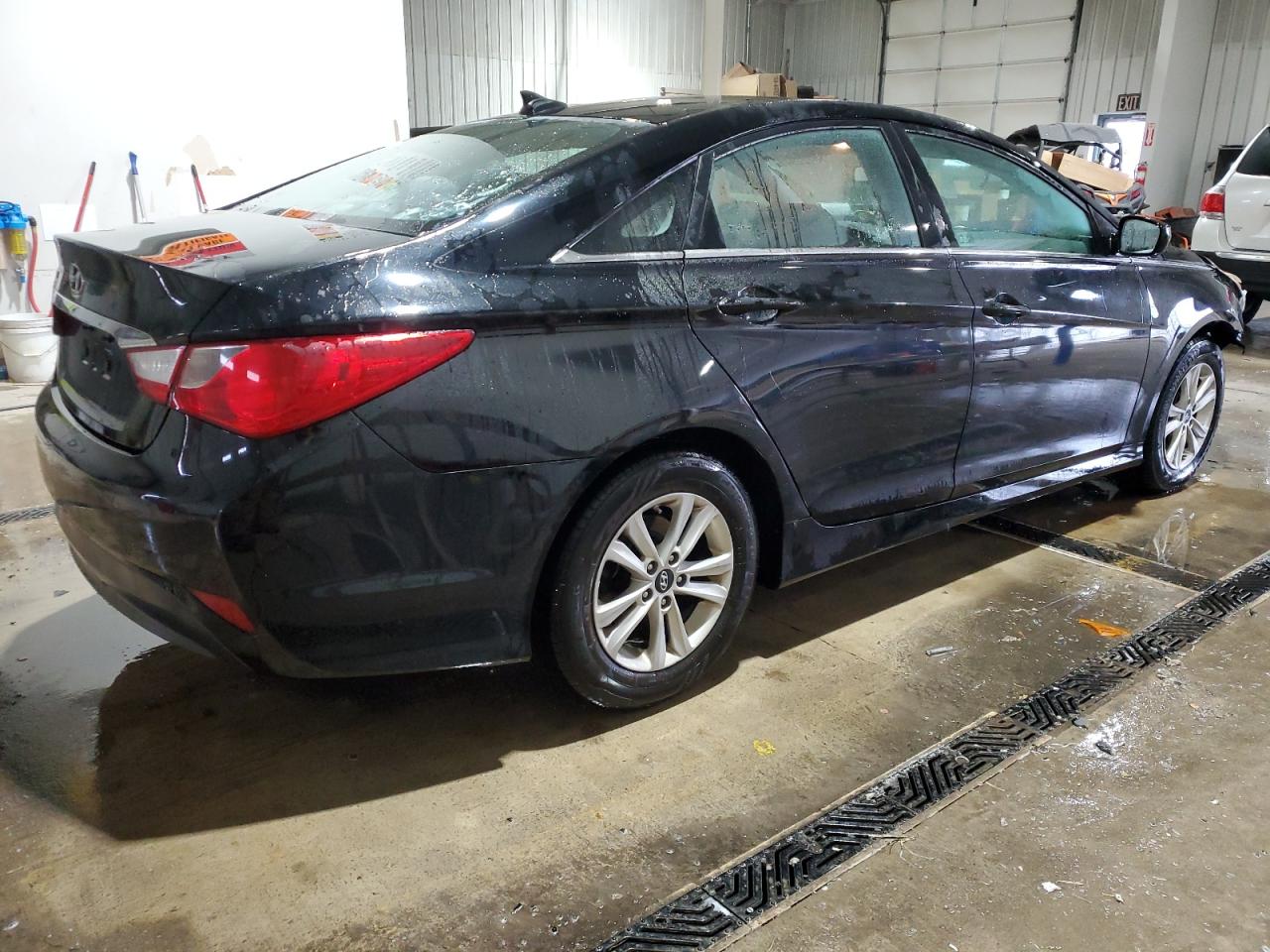 2014 Hyundai Sonata - Image 3