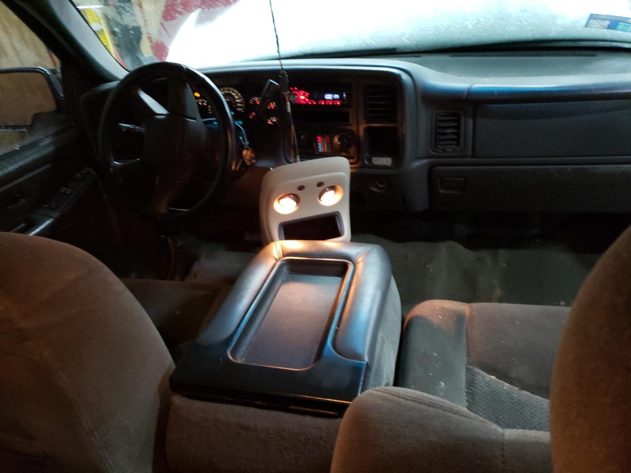 2005 Chevrolet Silverado - Image 8