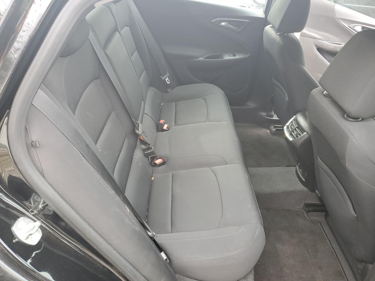 2016 Chevrolet Malibu - Image 10