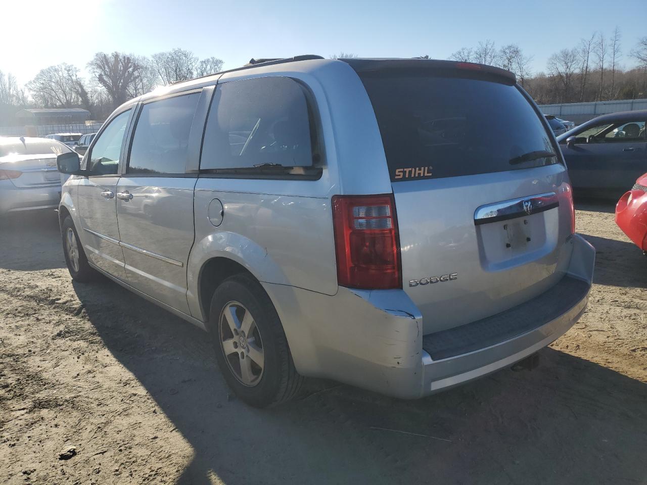 2010 Dodge Caravan - Image 2