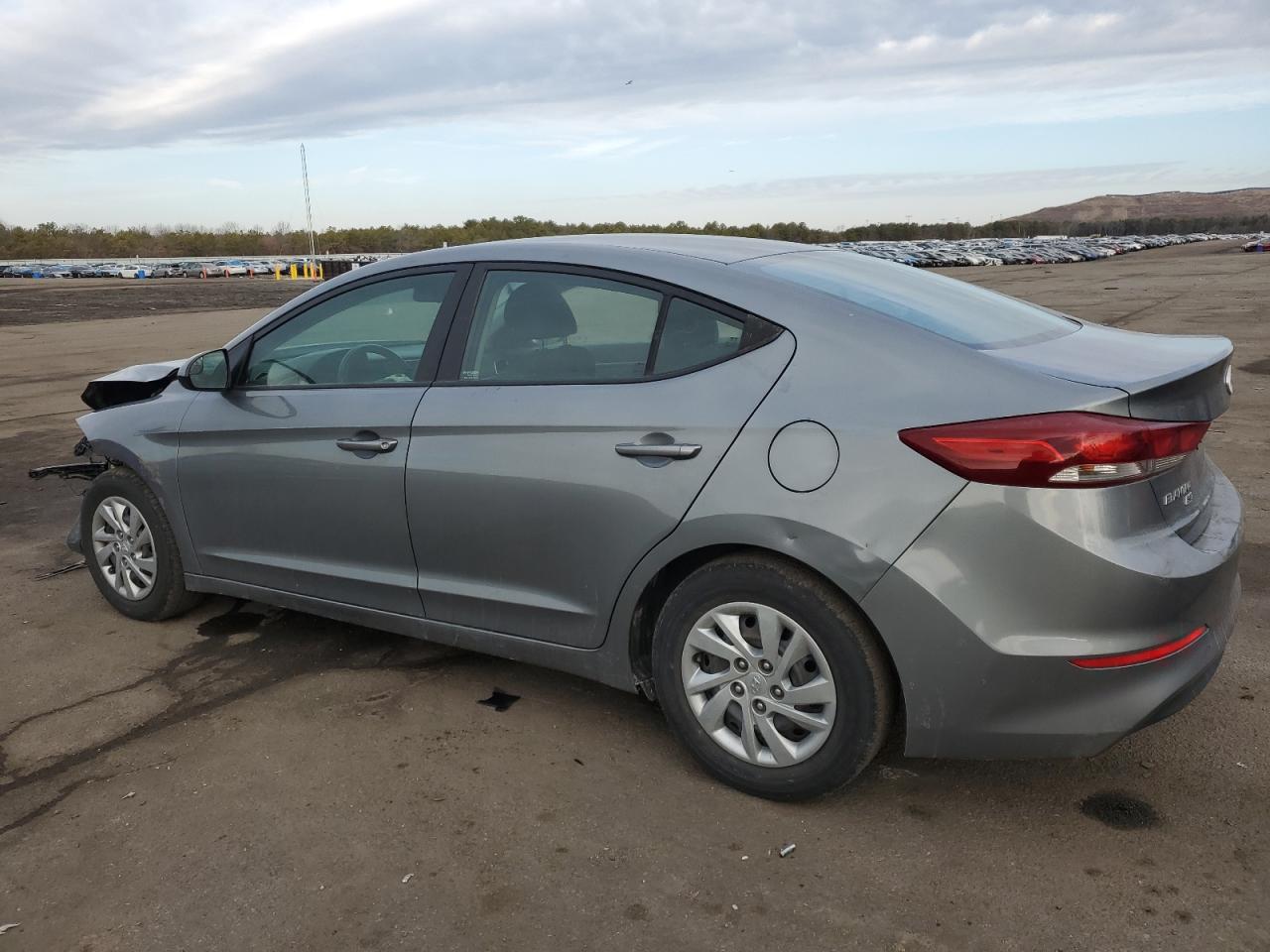 2018 Hyundai Elantra - Image 2