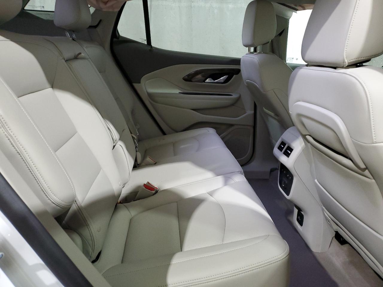 2021 GMC Terrain - Image 10
