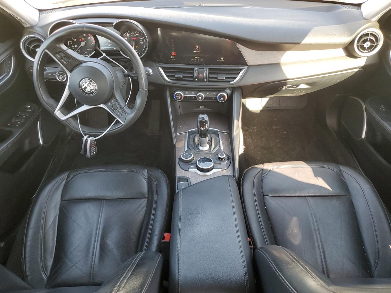 2017 Alfa Romeo Giulia - Image 8