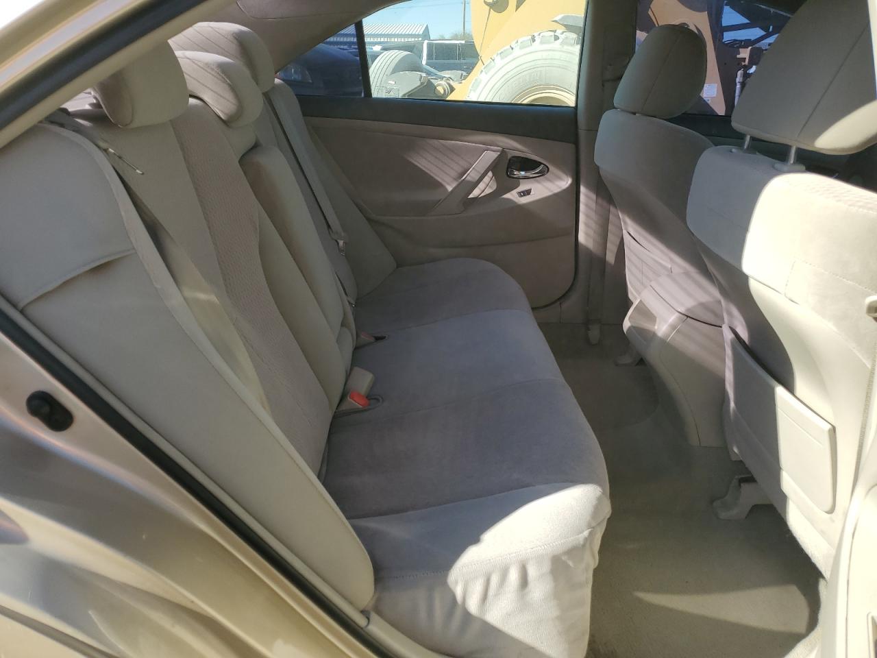 2011 Toyota Camry - Image 10