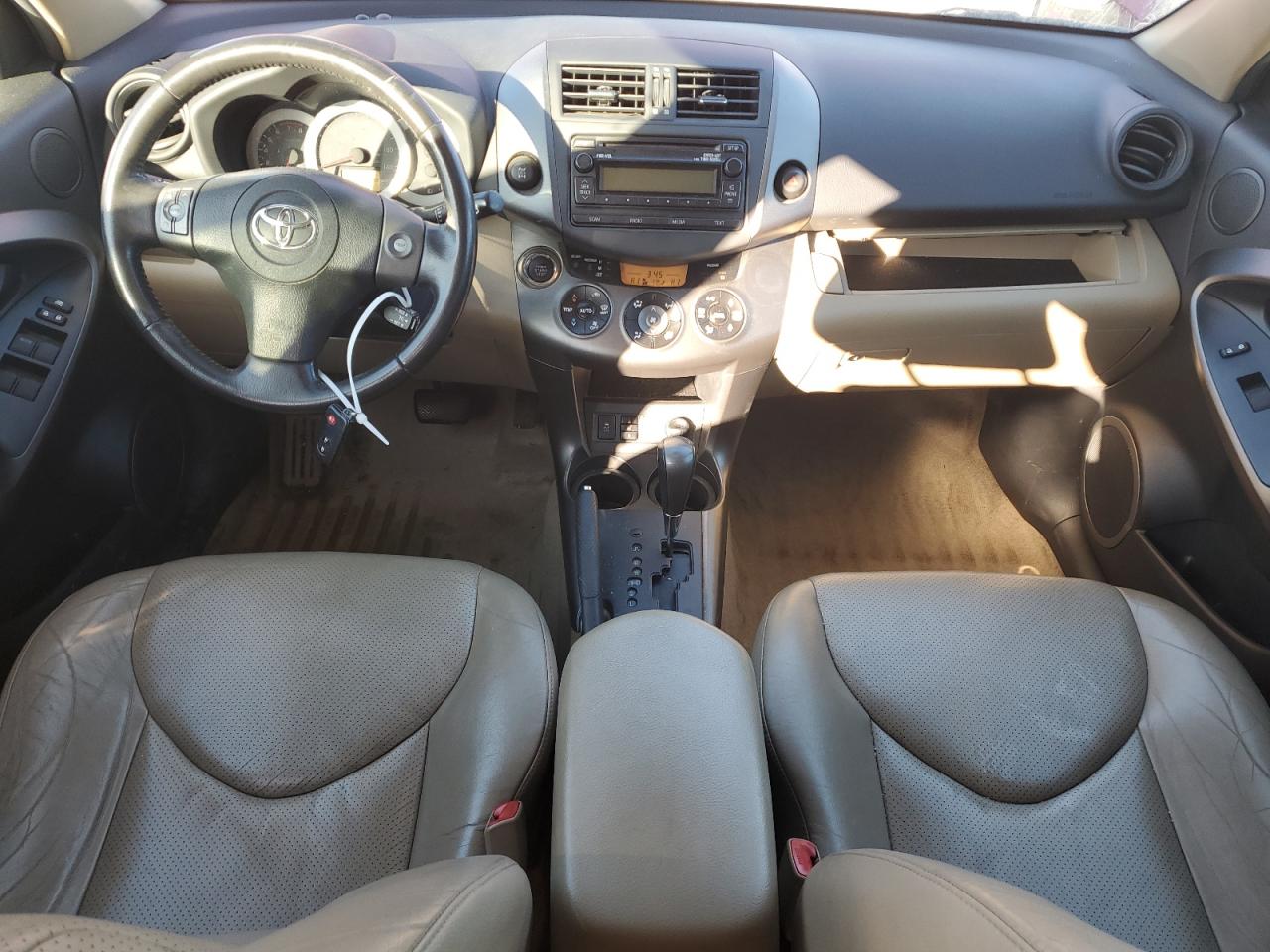 2012 Toyota RAV 4 - Image 8