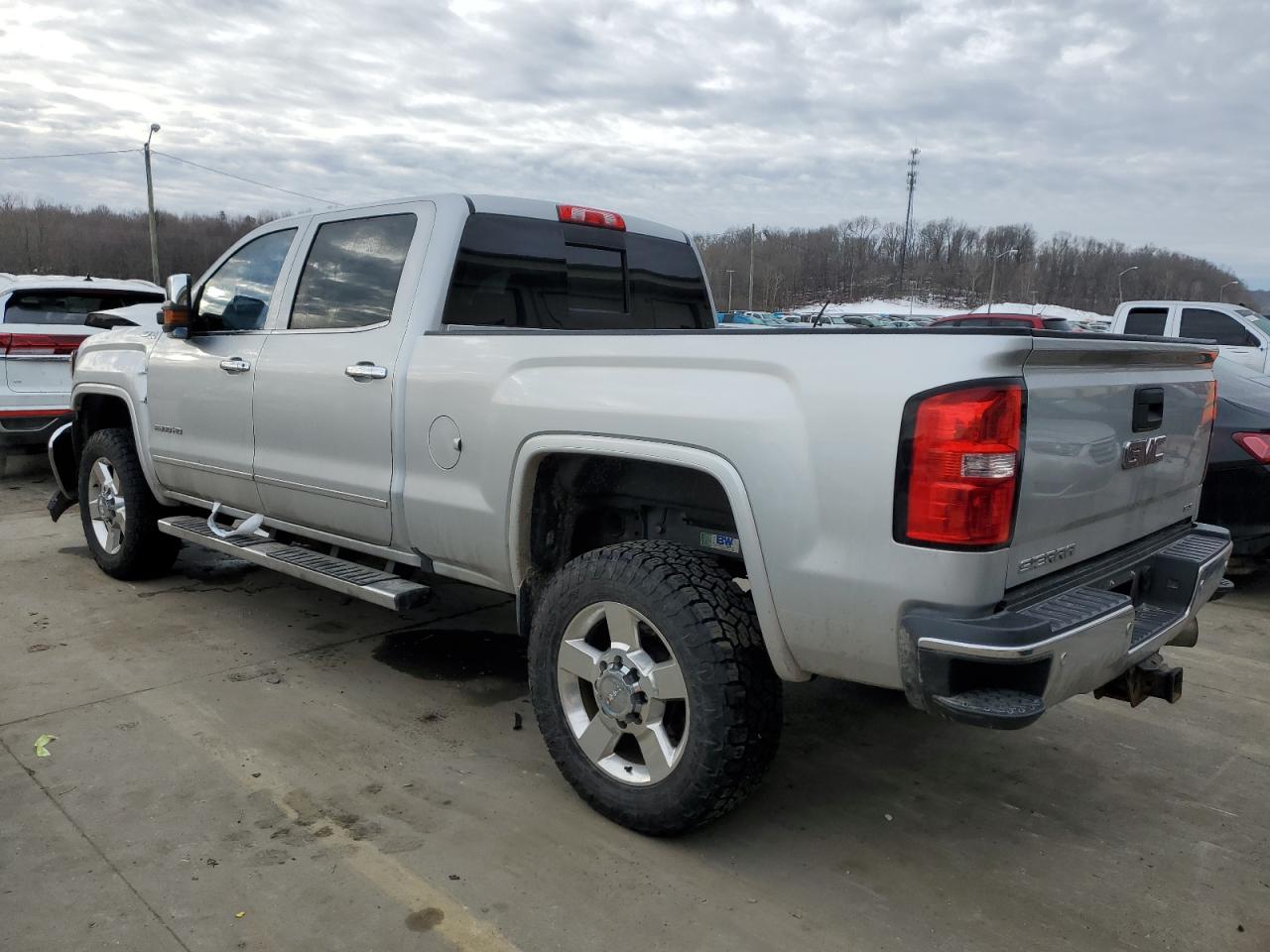 2016 GMC Sierra - Image 2