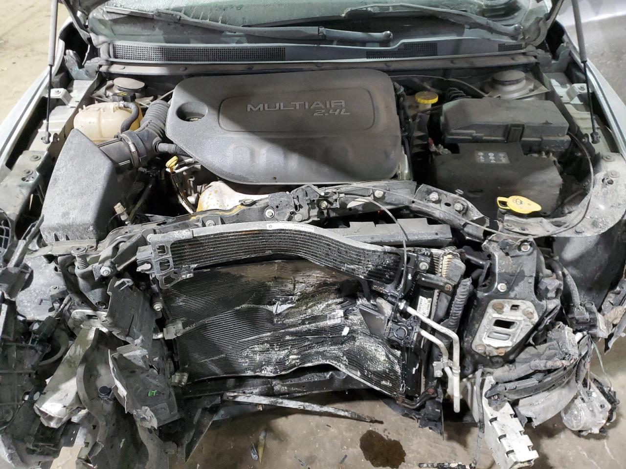 2015 Chrysler 200 - Image 11