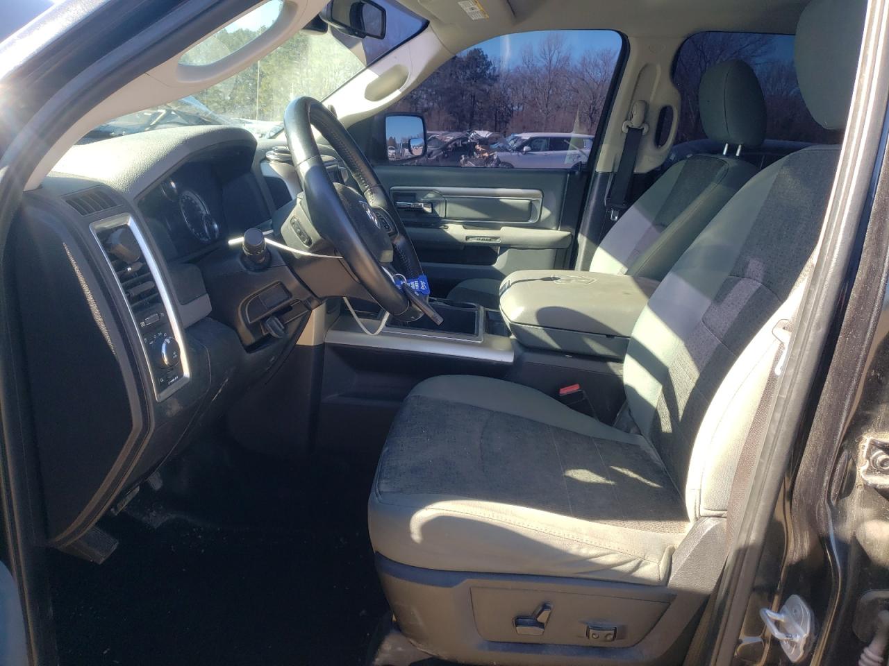 2015 RAM 1500 - Image 7