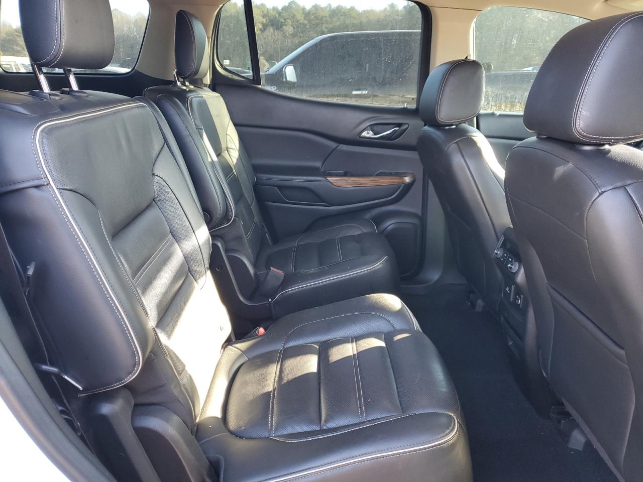 2017 GMC Acadia - Image 11