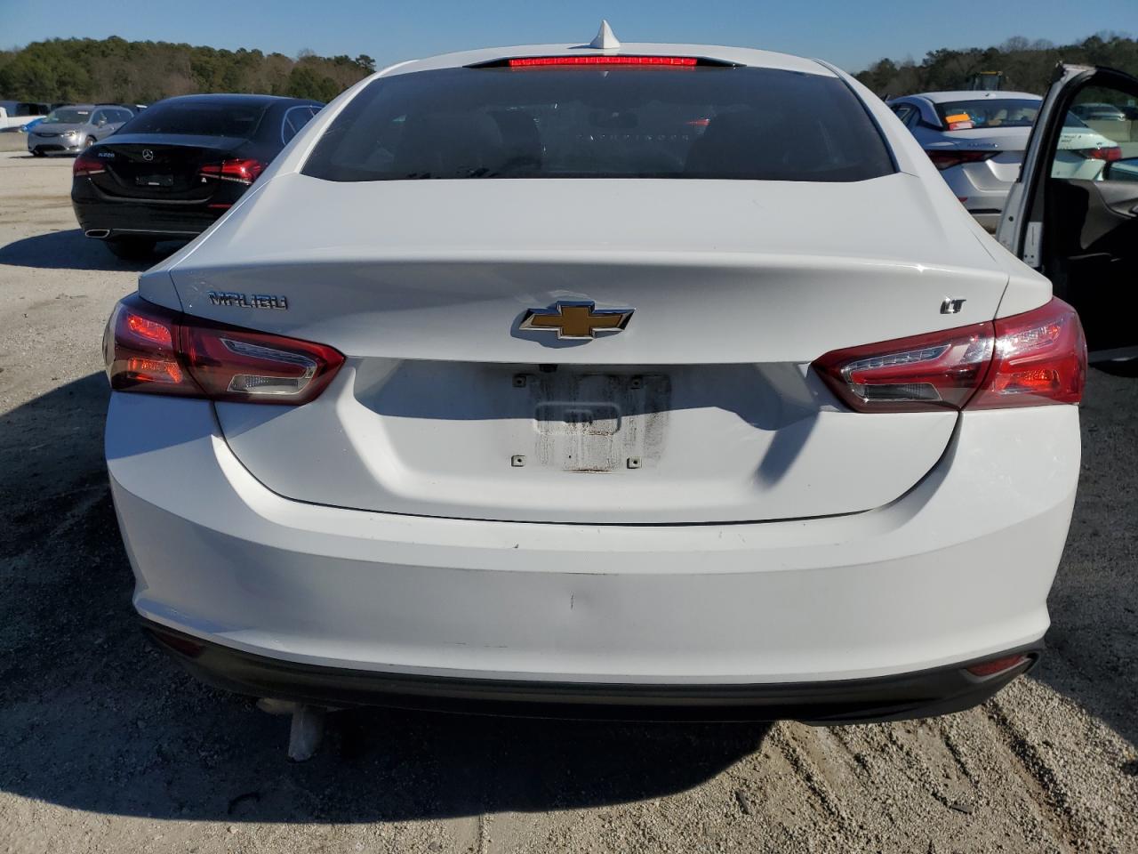 2022 Chevrolet Malibu - Image 6