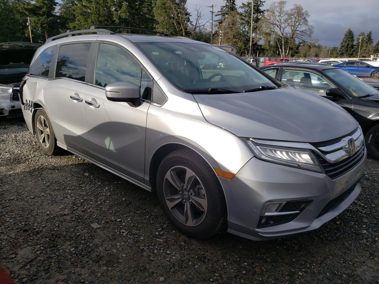 VIN 5FNRL6H88JB019247 2018 HONDA ODYSSEY no.4