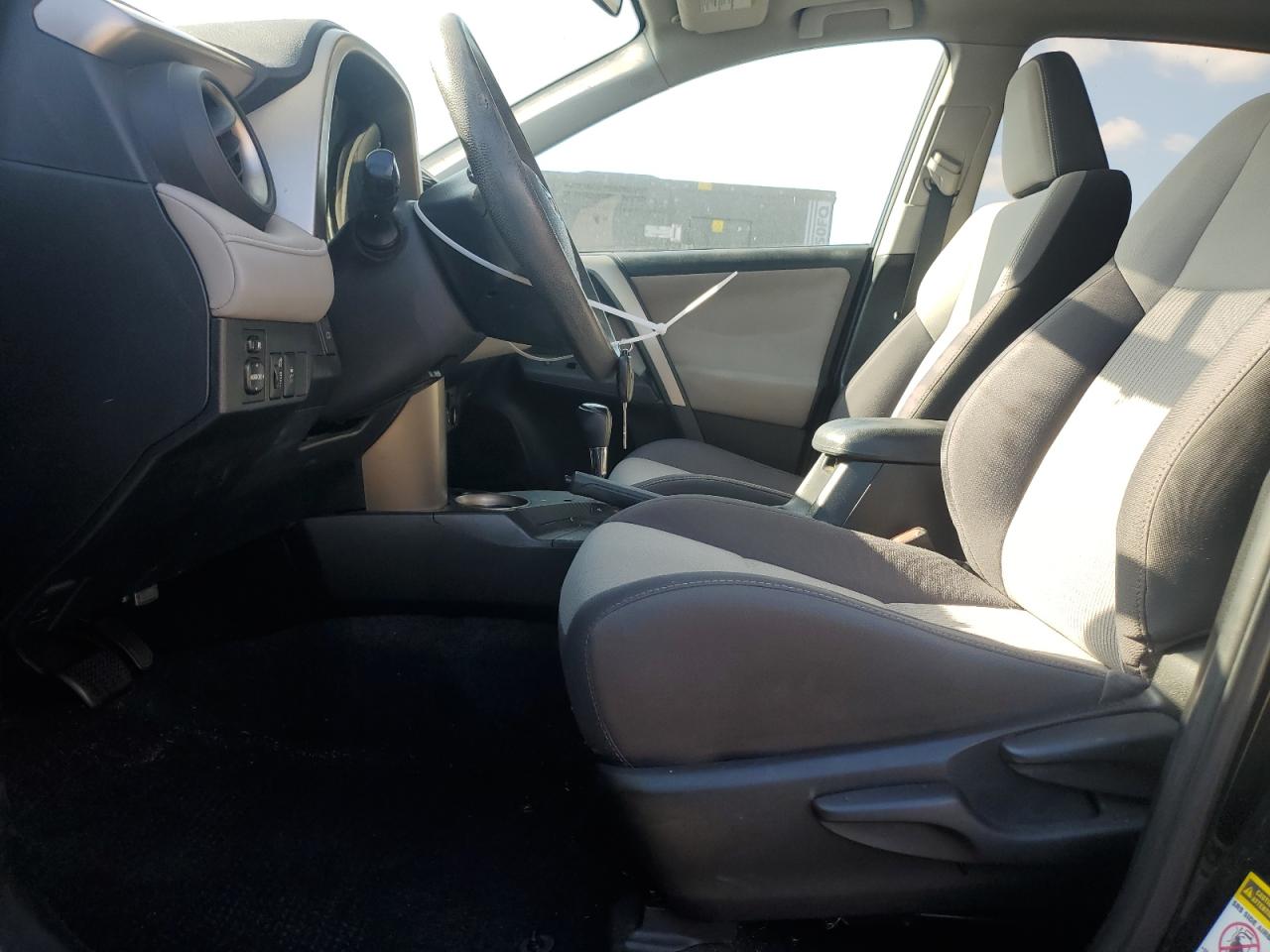 2015 Toyota RAV 4 - Image 7