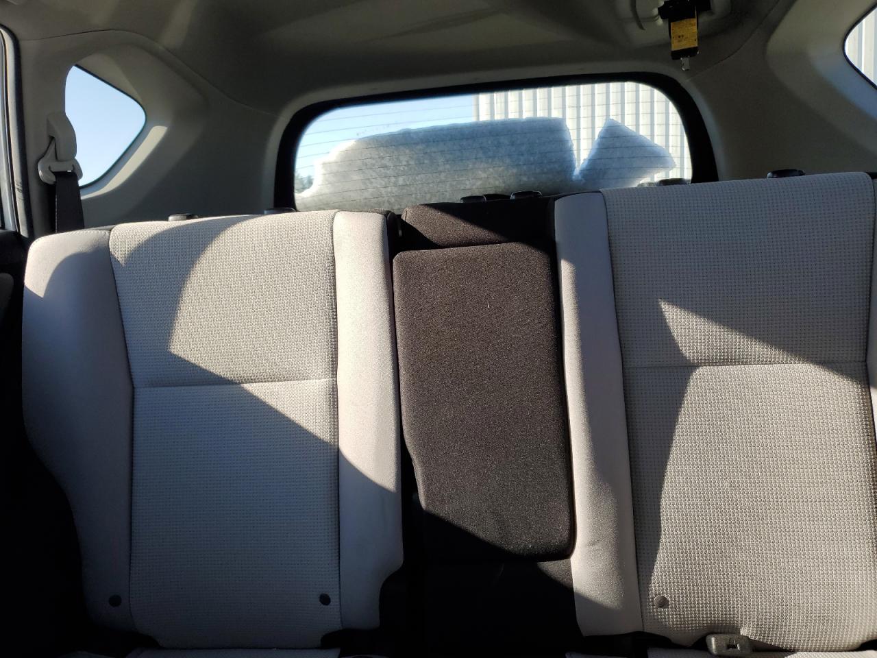 2018 Toyota RAV 4 - Image 10