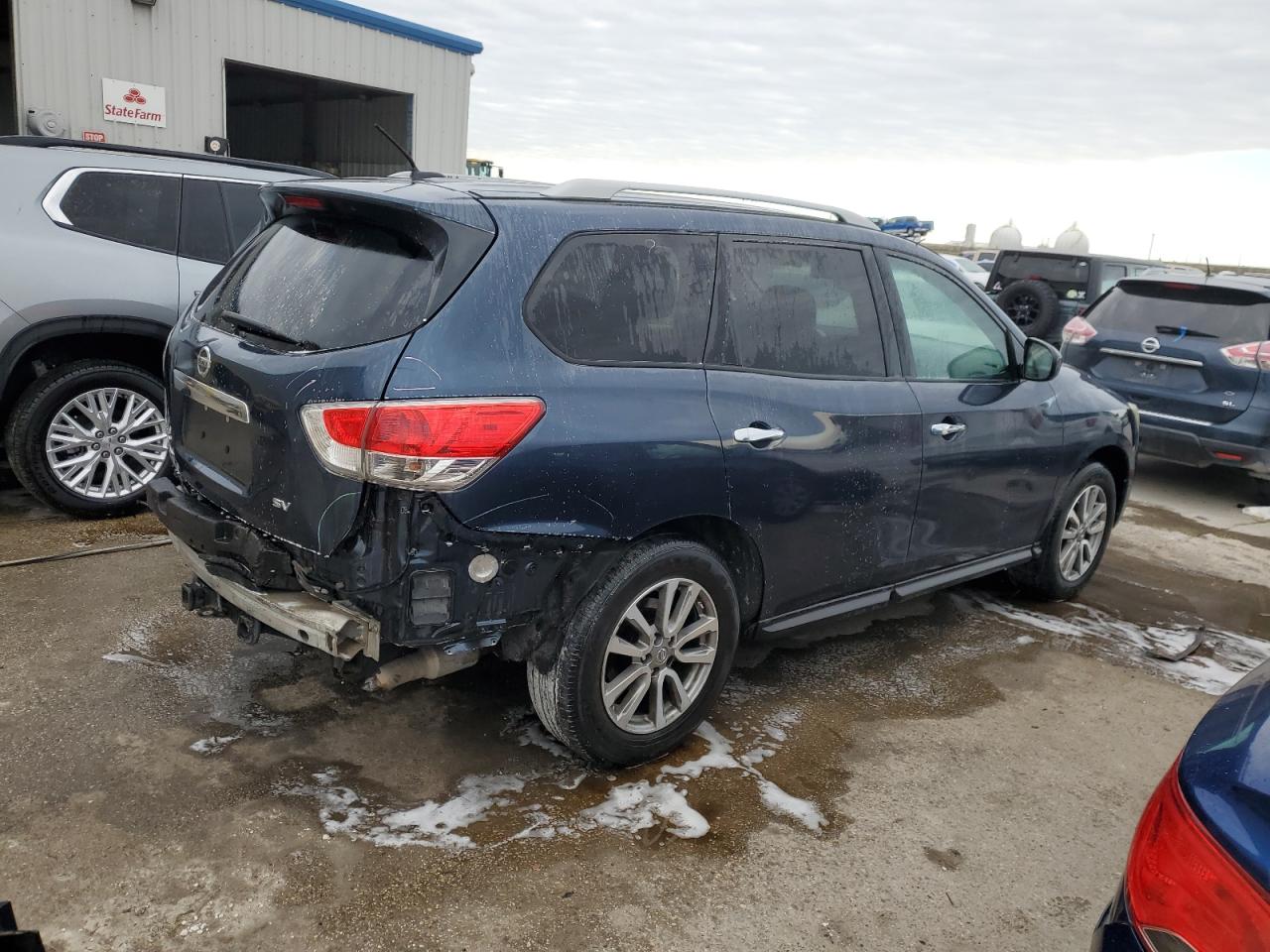 2015 Nissan Pathfinder - Image 3