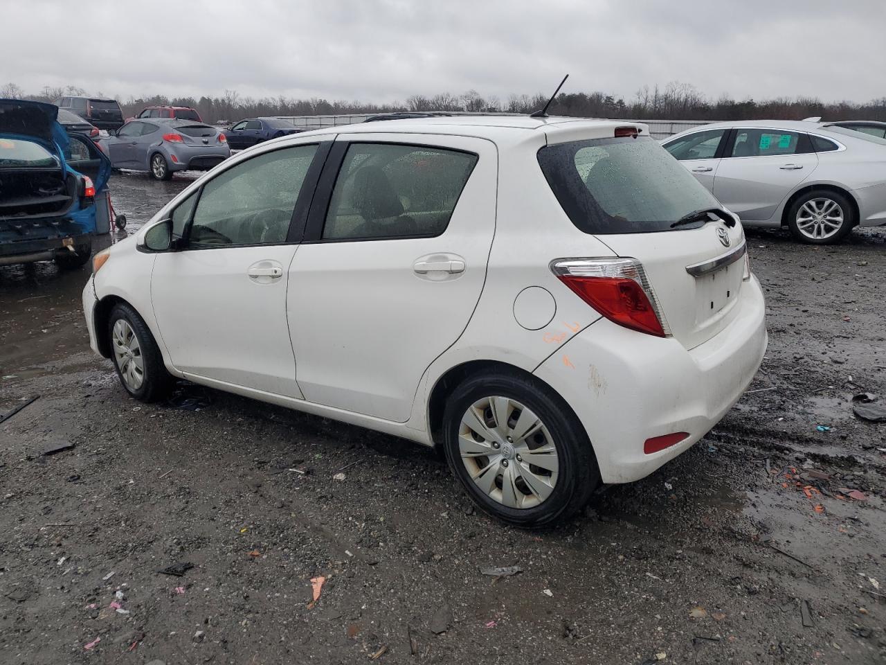2012 Toyota Yaris - Image 2