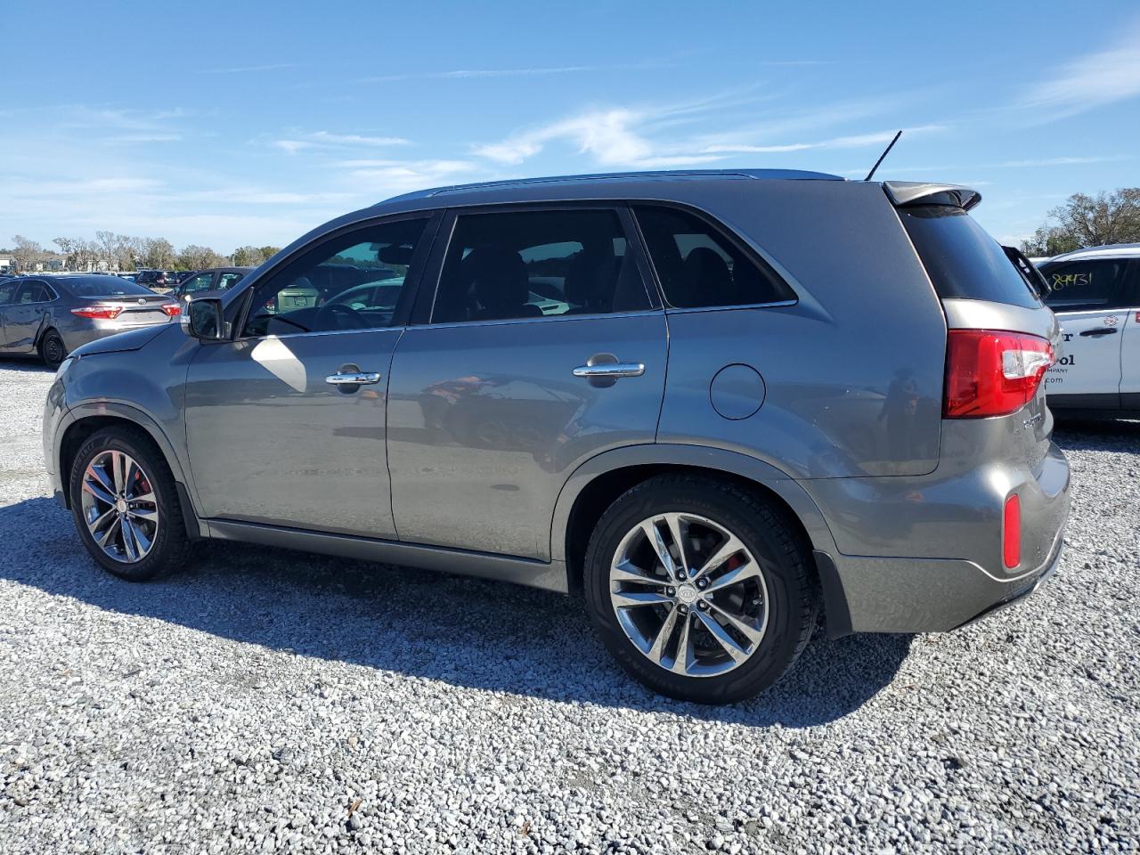 2014 Kia Sorento - Image 2