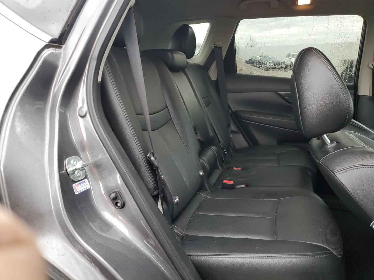 2017 Nissan Rogue - Image 11