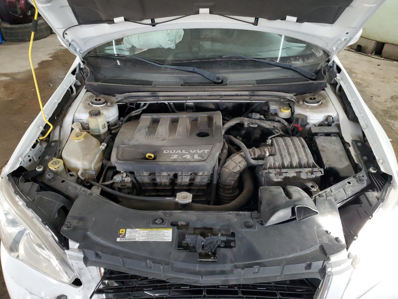 2012 Chrysler 200 - Image 11