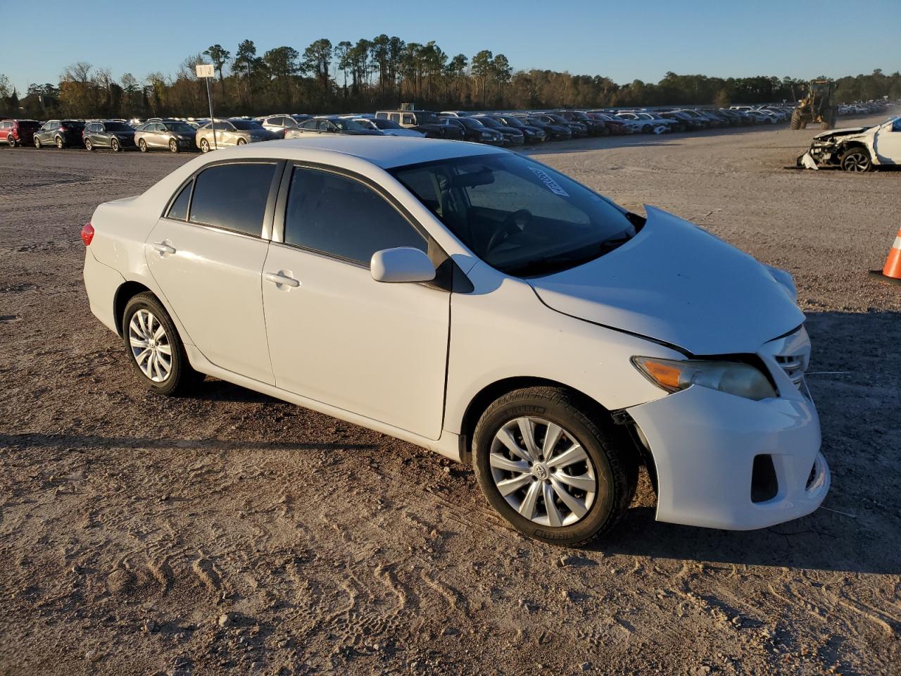 VIN 5YFBU4EE4DP104740 2013 TOYOTA COROLLA no.4