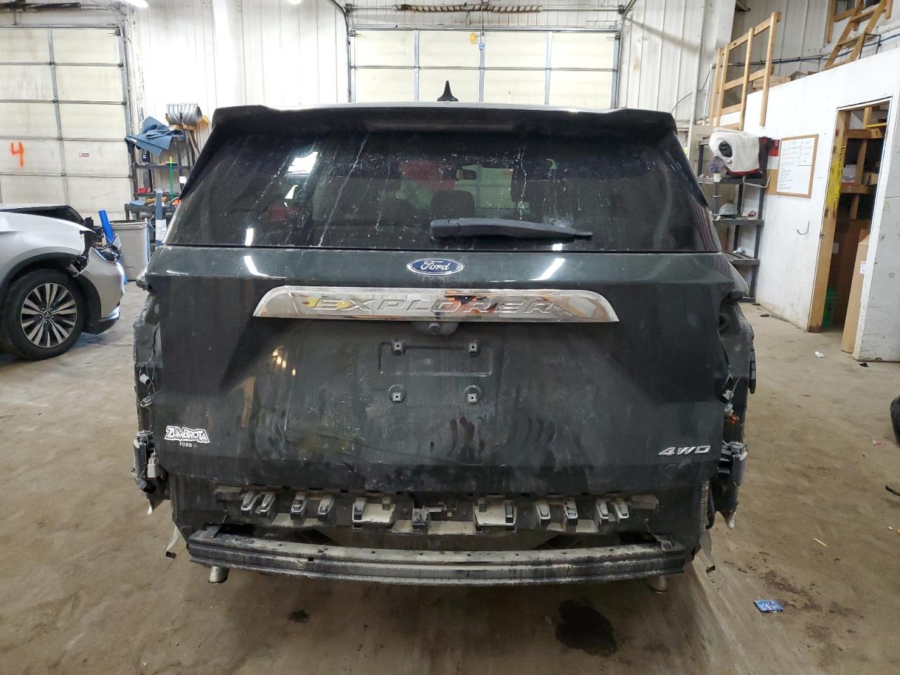 2022 Ford Explorer - Image 6