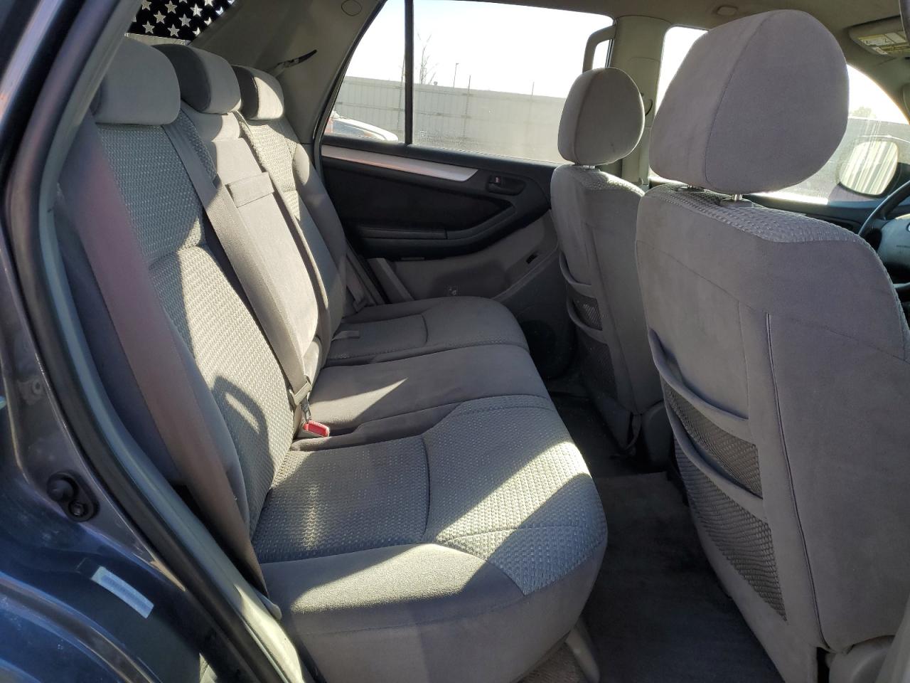 2005 Toyota 4Runner - Image 10