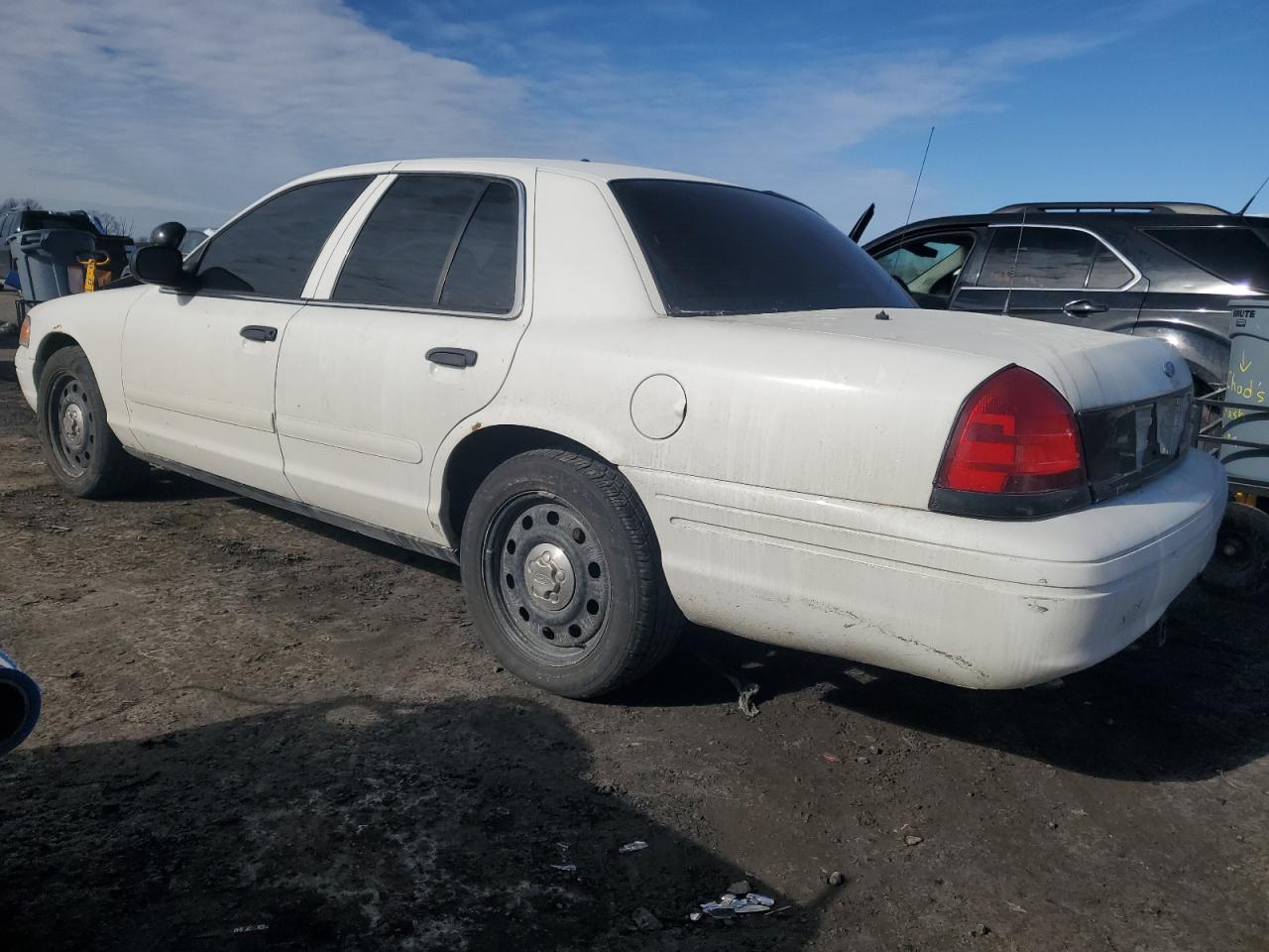 2008 Ford Crown Victoria - Image 2