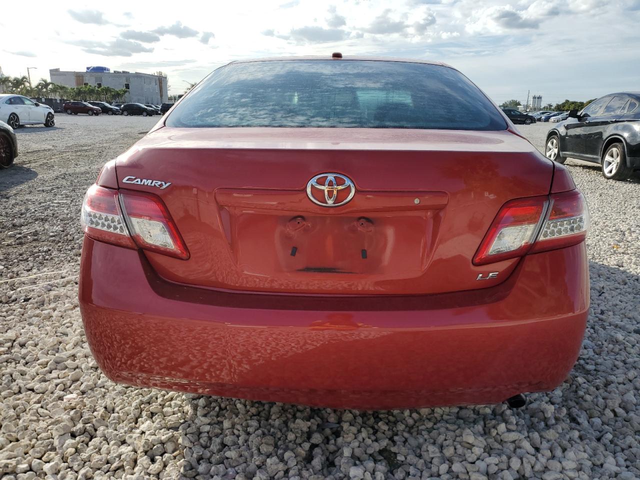 2011 Toyota Camry - Image 6