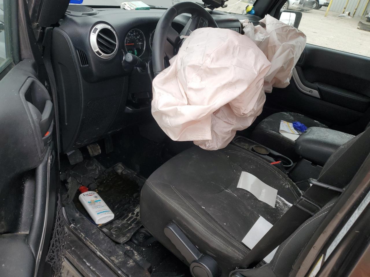 2016 Jeep Wrangler - Image 8