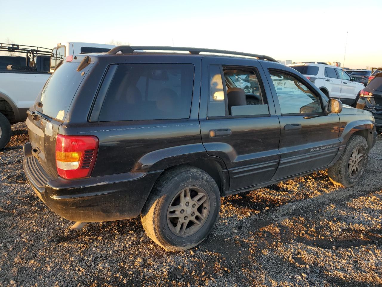 2004 Jeep Grand Cherokee - Image 3