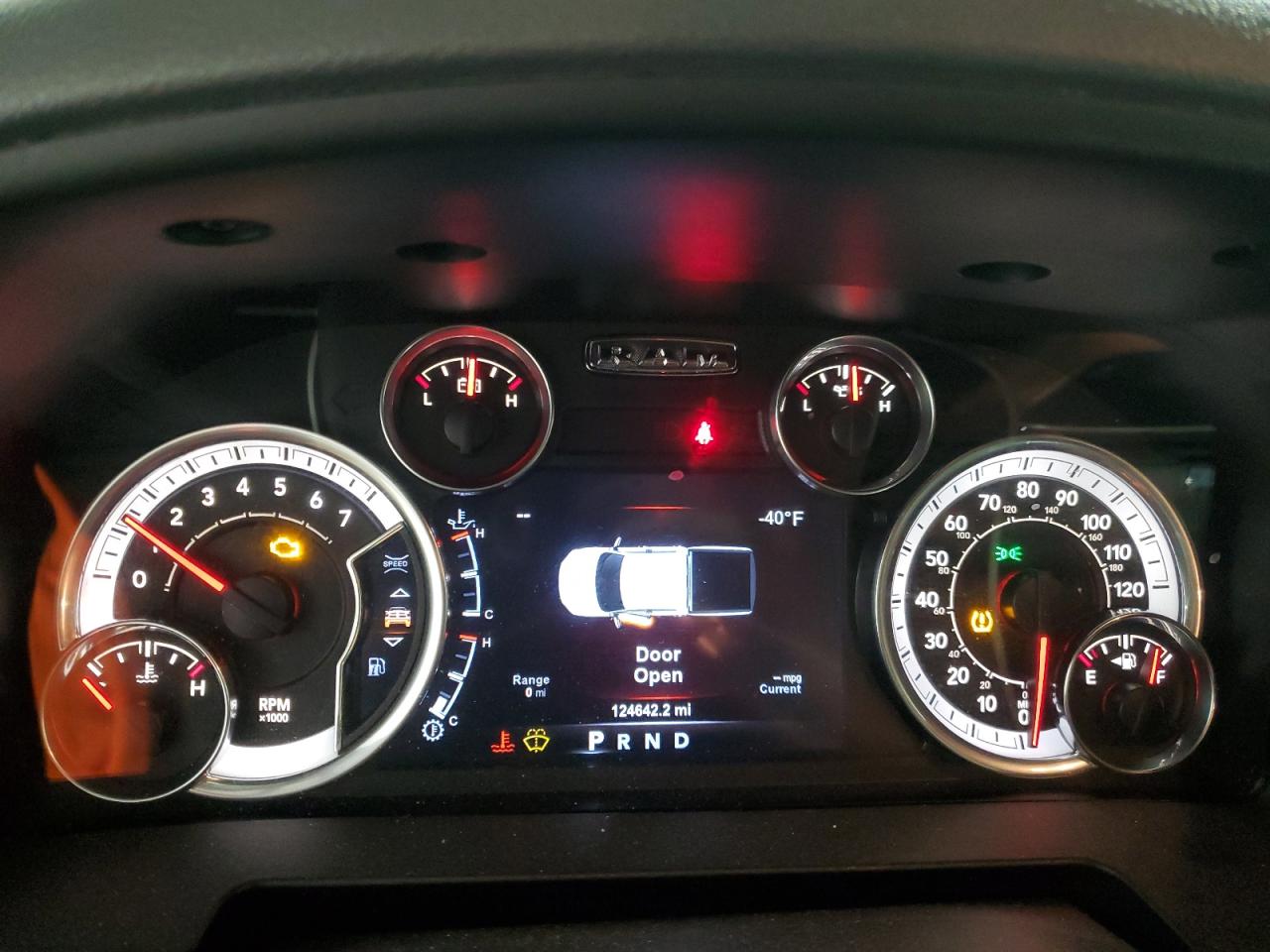 2017 RAM 1500 - Image 9