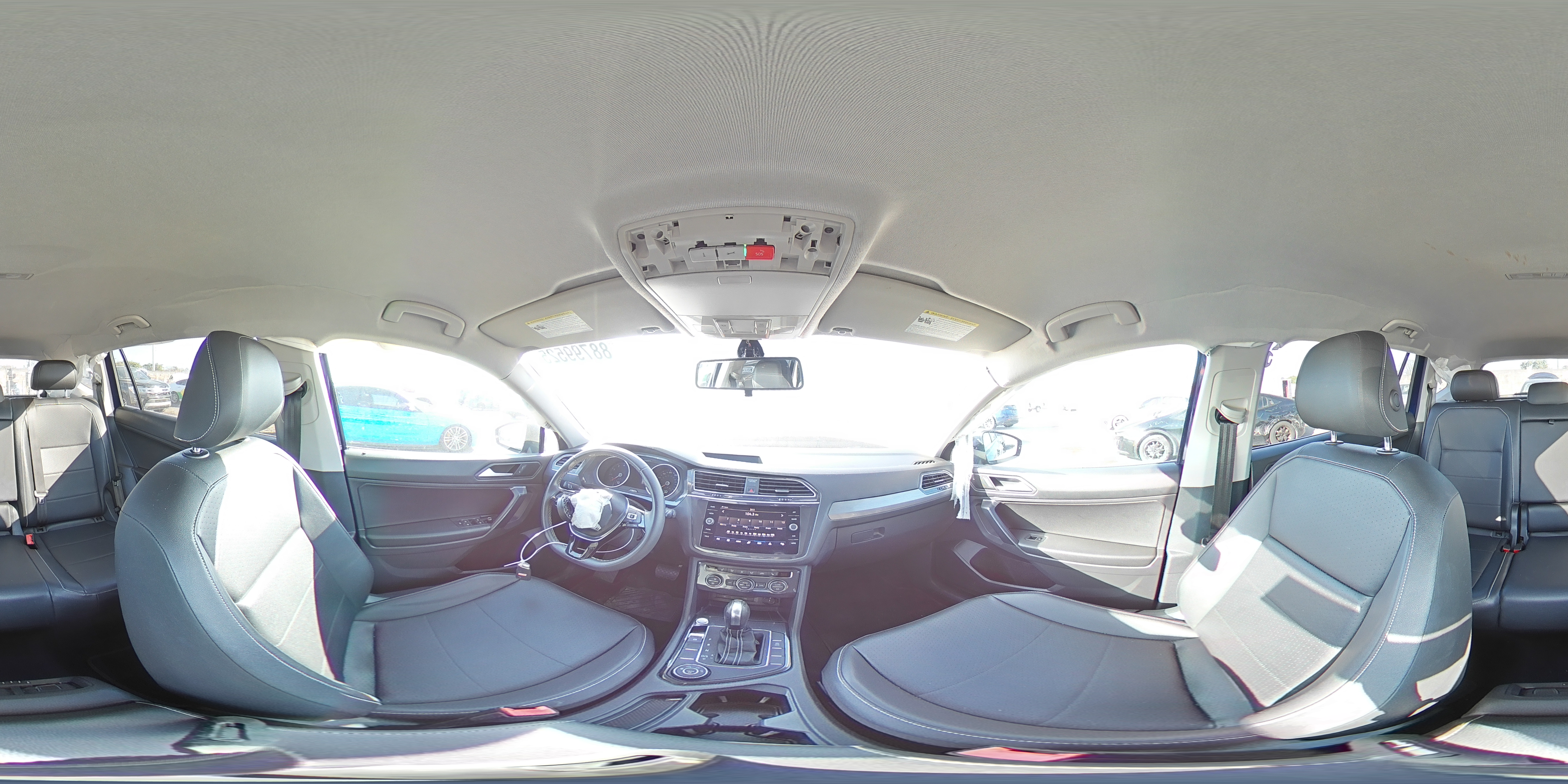 2021 Volkswagen Tiguan - Image 13