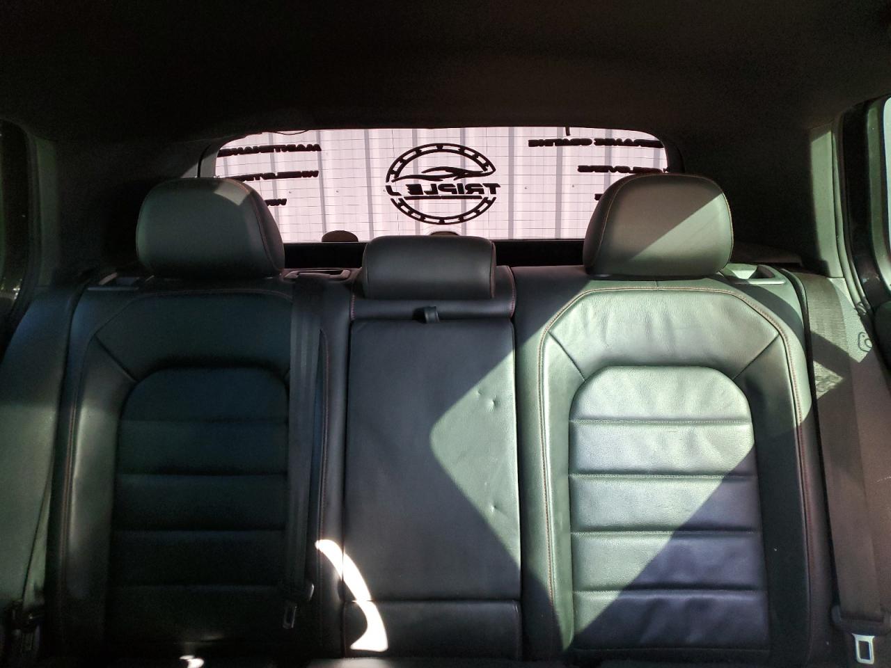 2016 Volkswagen GTI - Image 10