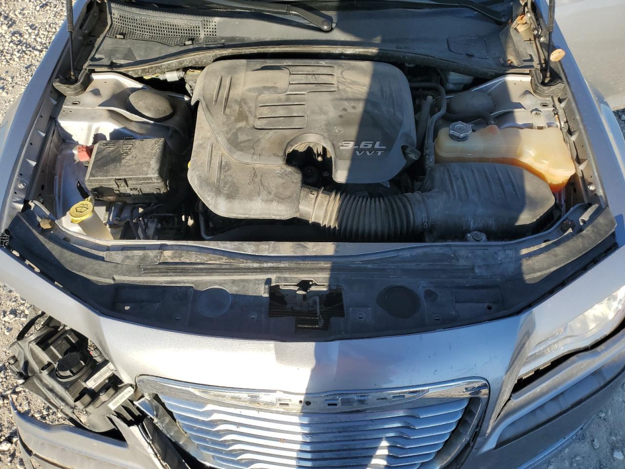 2014 Chrysler 300 - Image 12