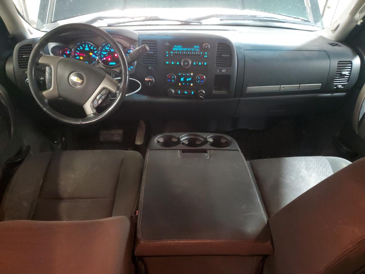 2013 Chevrolet Silverado - Image 8