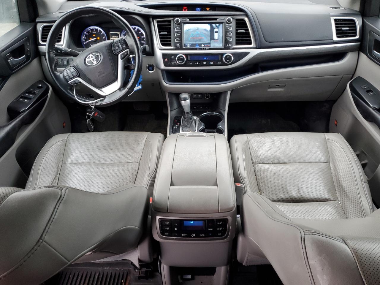 2017 Toyota Highlander - Image 8