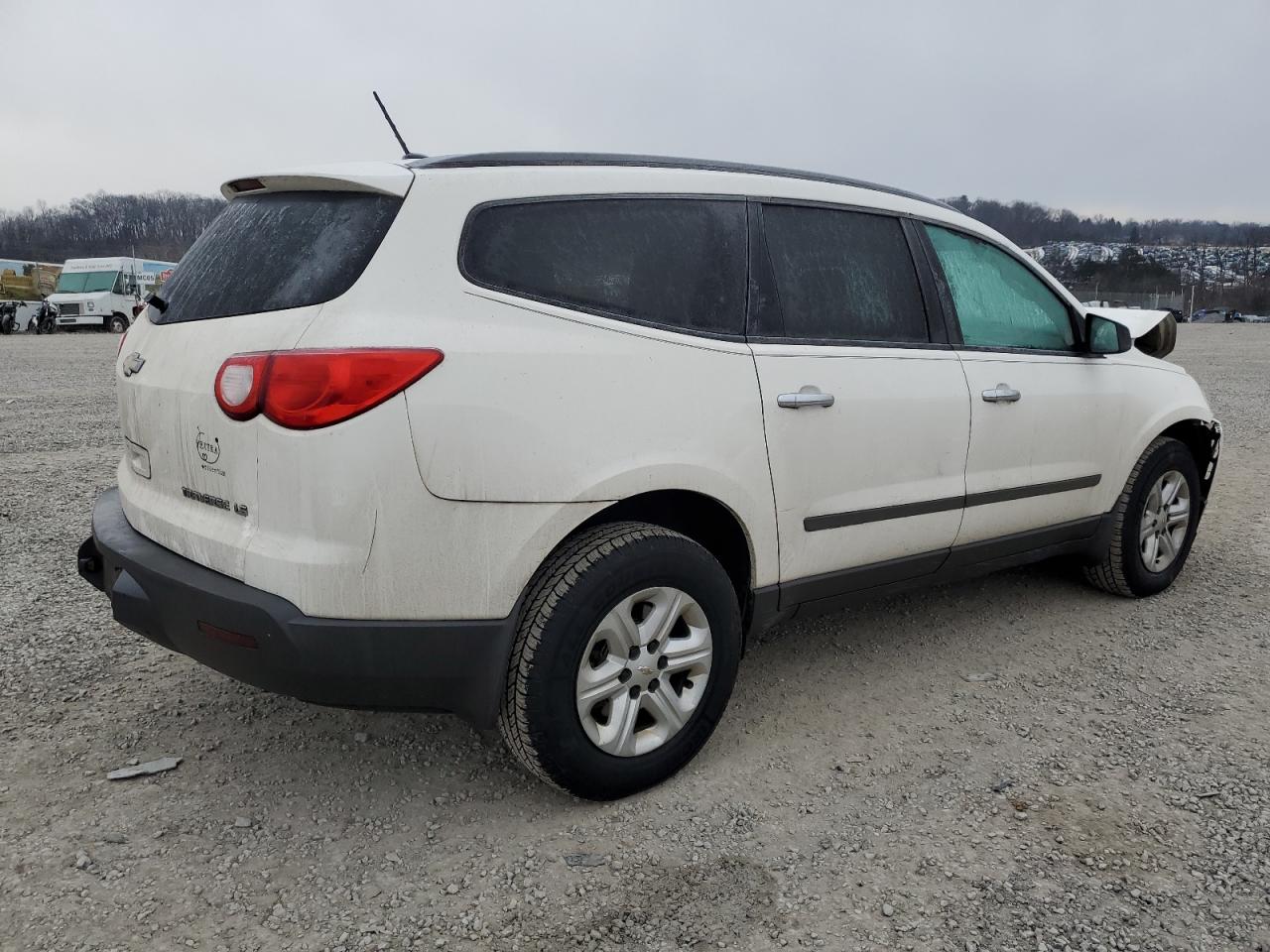 2011 Chevrolet Traverse - Image 3