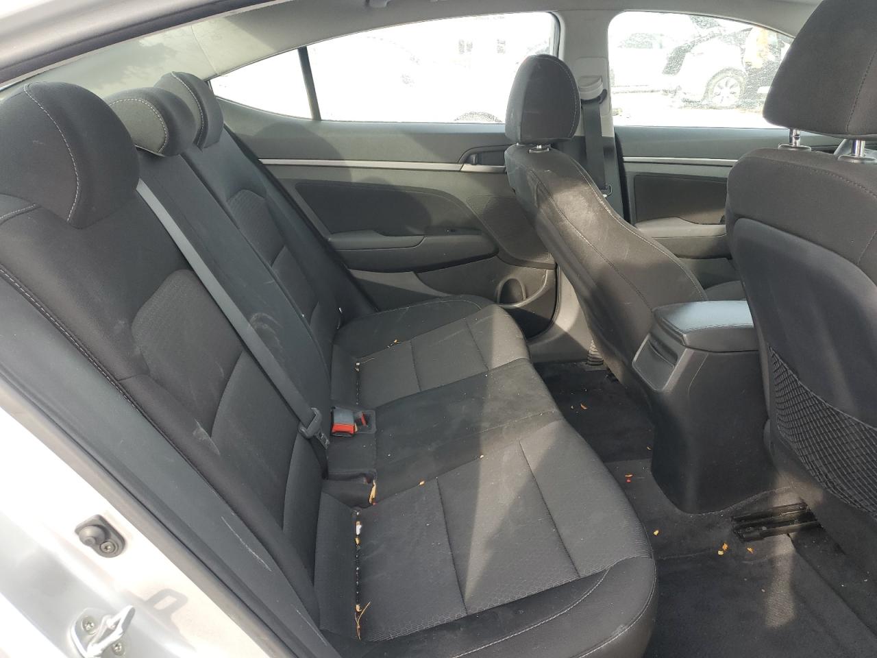 2017 Hyundai Elantra - Image 10