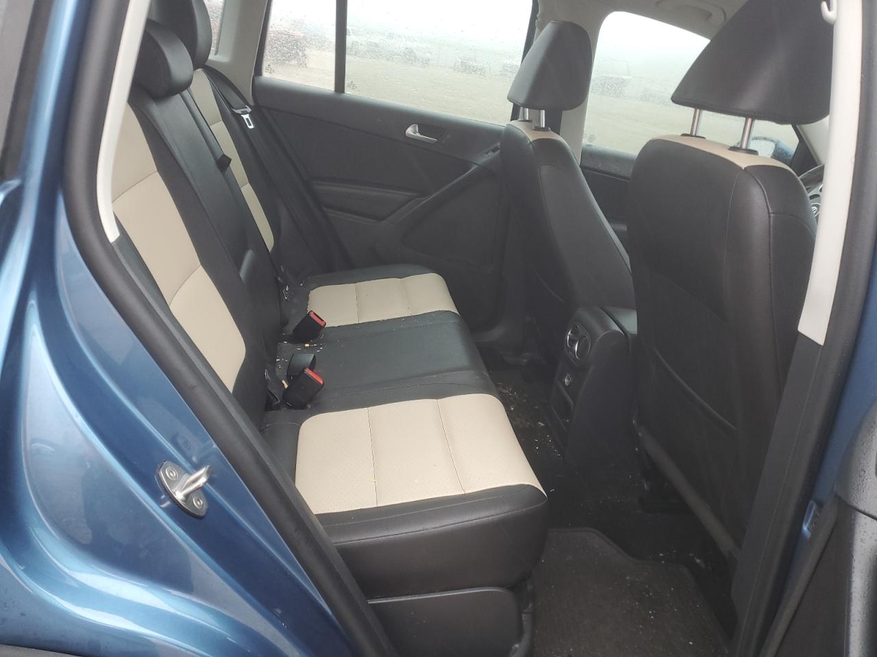 2017 Volkswagen Tiguan - Image 11